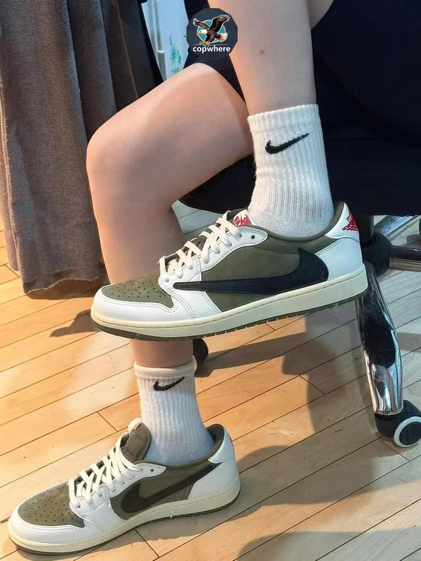 Travis Scott x Air Jordan 1 Replace LJR